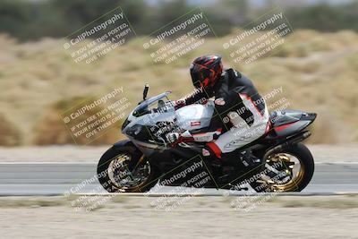 media/May-05-2025-Moto Forza (Mon) [[3c1838c5e5]]/2-B Group/Session 3 (Panning Test Turn 14 Inside)/